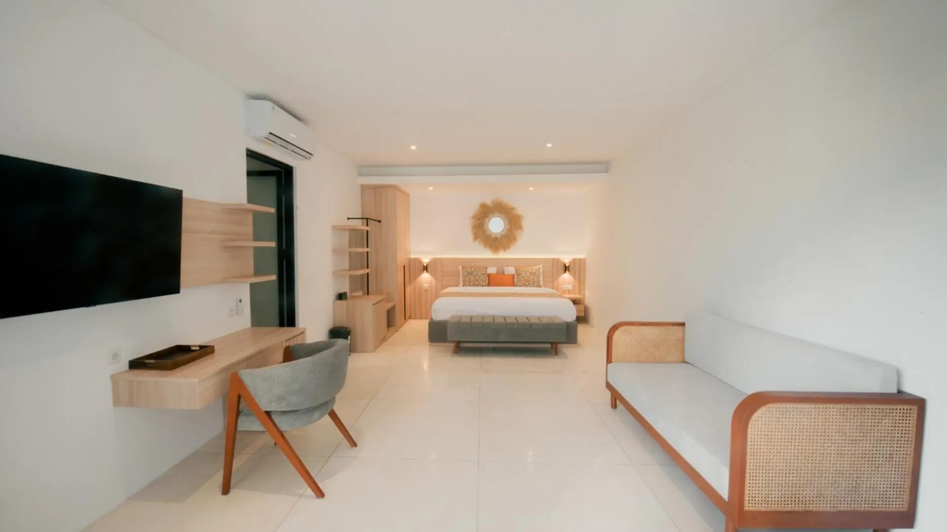 Seminyak Vila 4Bedroom Near Beach Lafavela