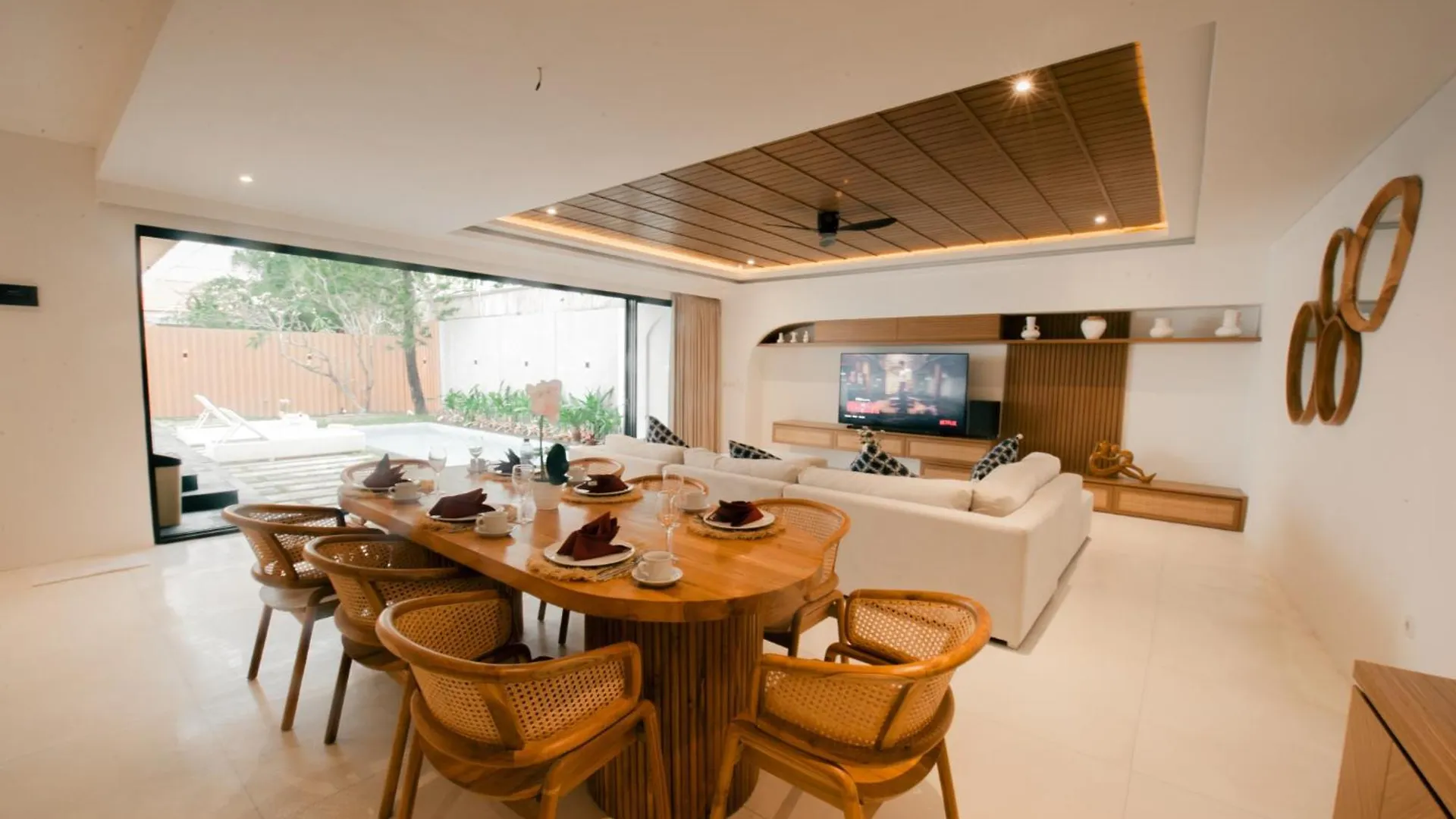 Seminyak Vila 4Bedroom Near Beach Lafavela Indonésia