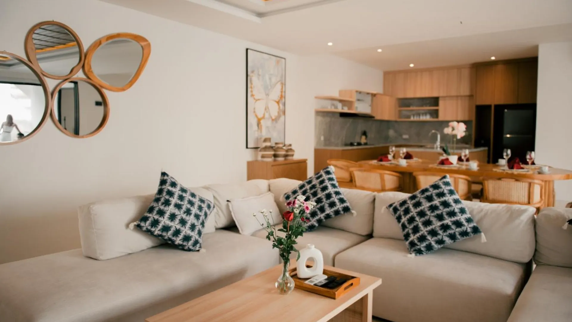 Seminyak Vila 4Bedroom Near Beach Lafavela Indonésia