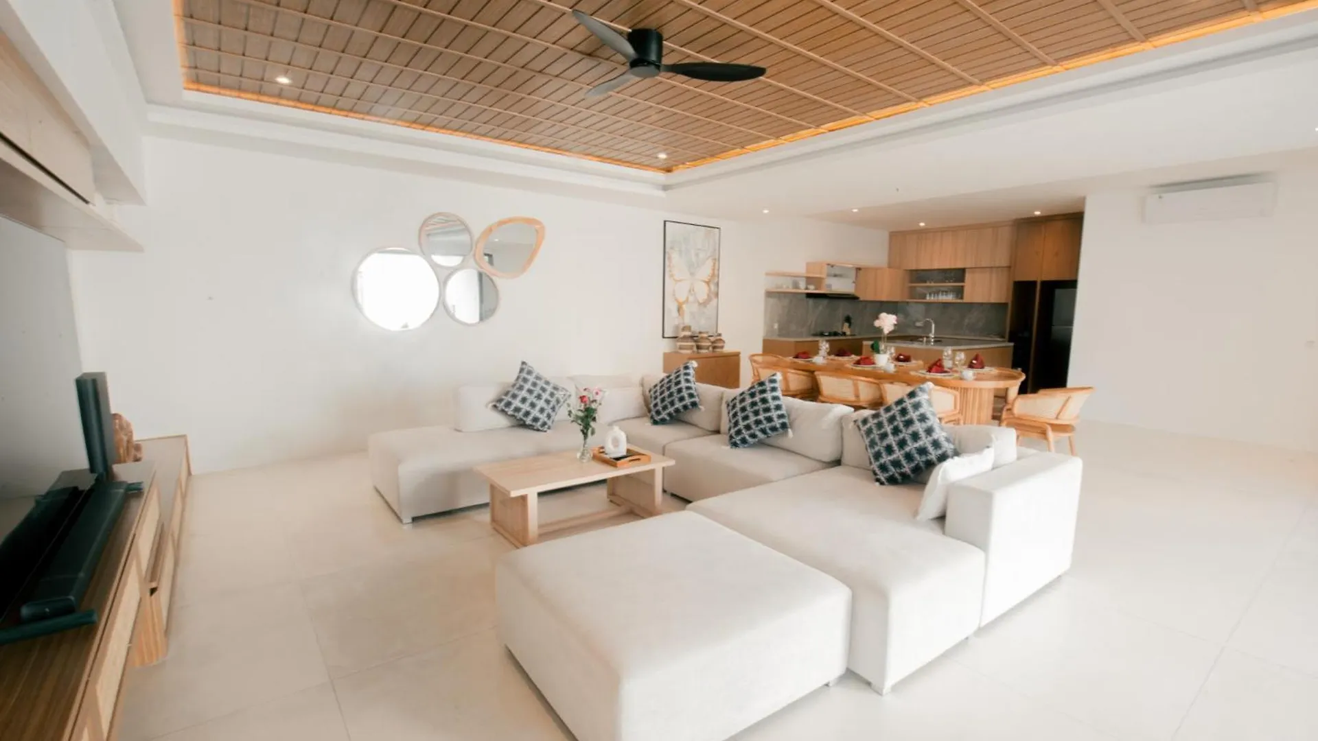 Seminyak Vila 4Bedroom Near Beach Lafavela Villa