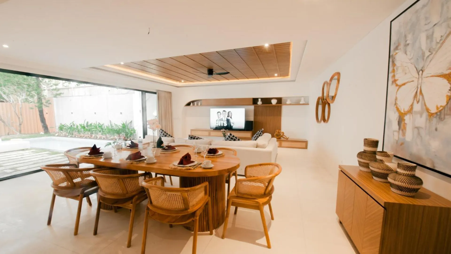 Seminyak Vila 4Bedroom Near Beach Lafavela 0*,  Indonésia