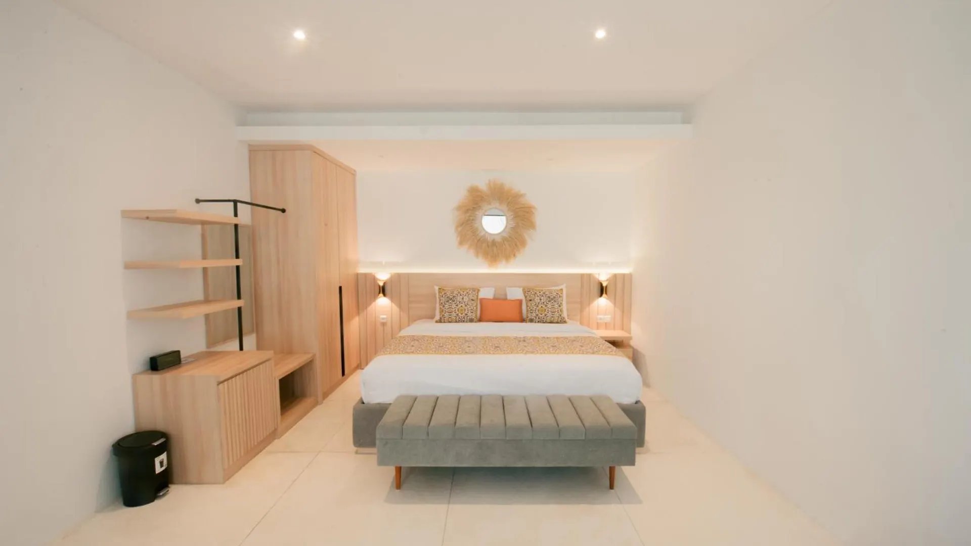 Villa Seminyak Vila 4Bedroom Near Beach Lafavela