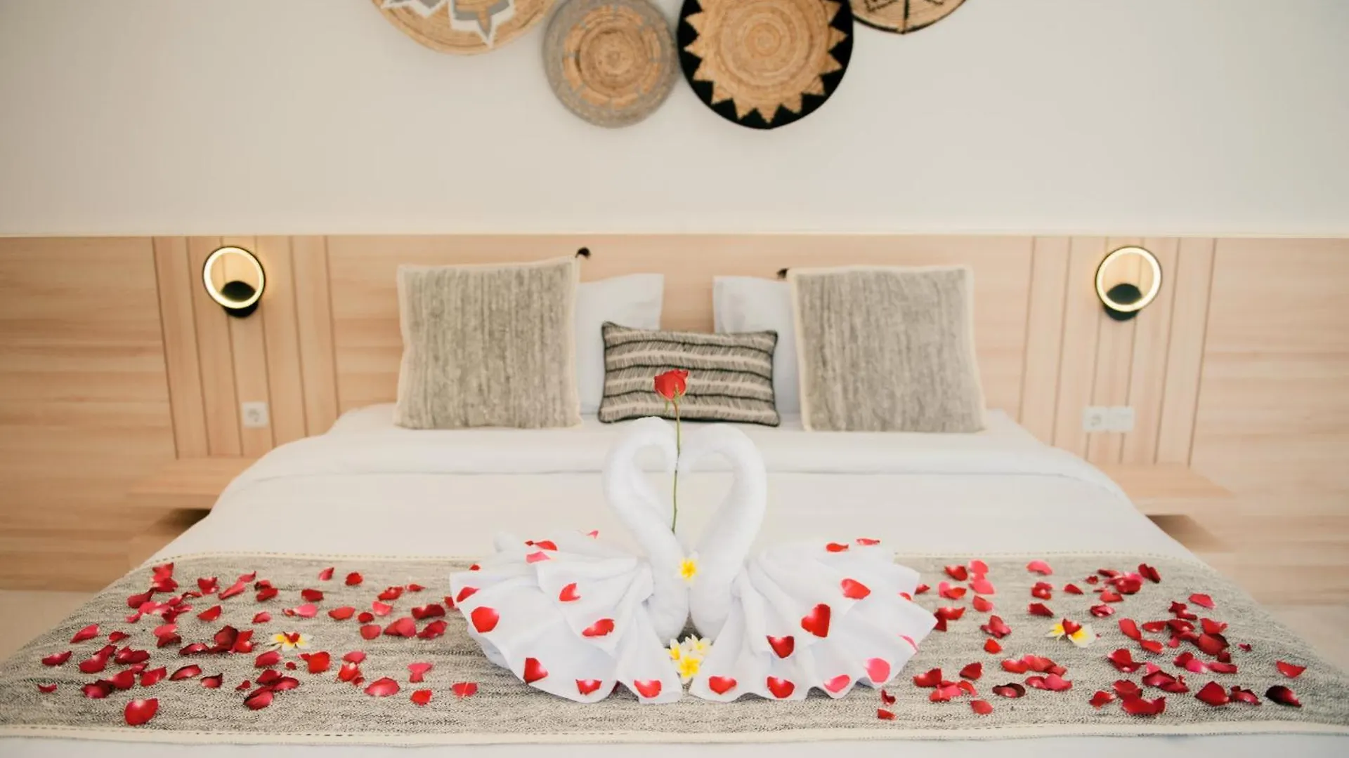 Seminyak Vila 4Bedroom Near Beach Lafavela Villa
