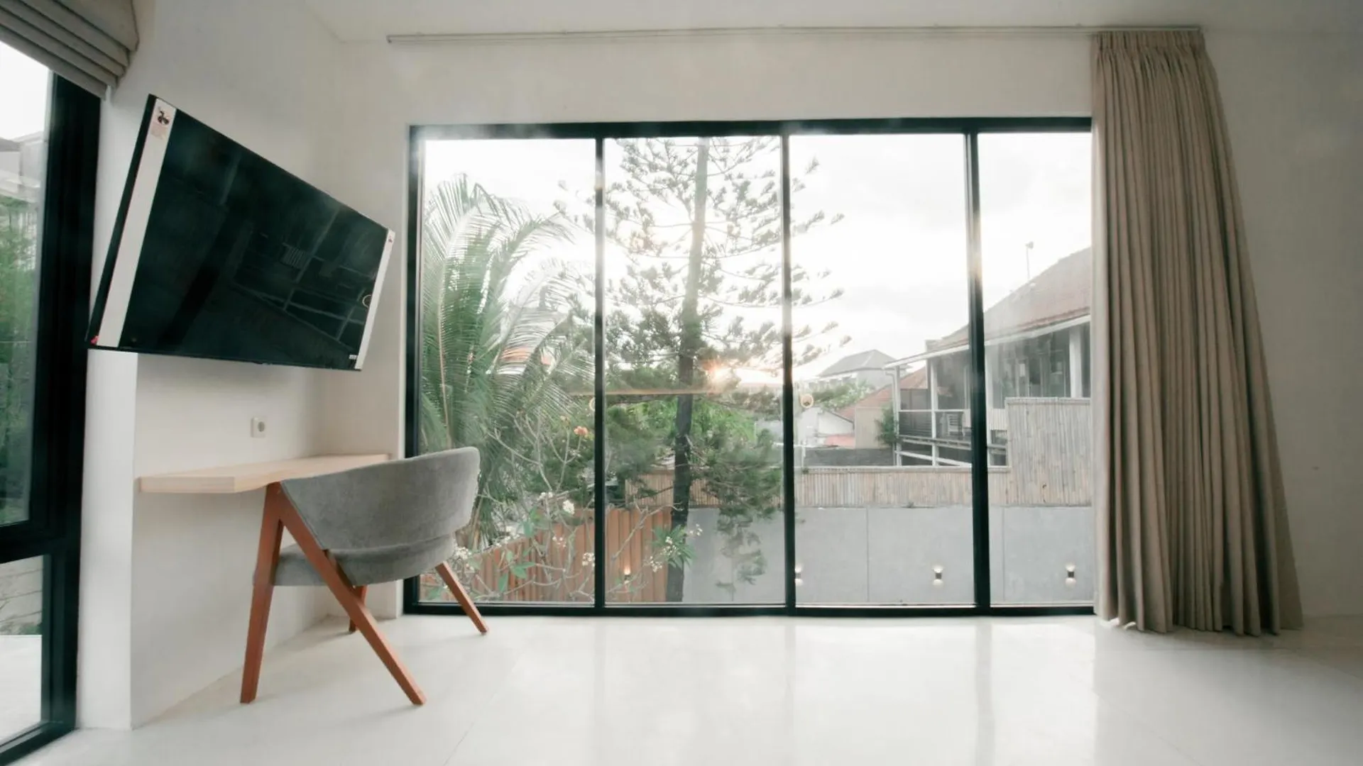 Villa Seminyak Vila 4Bedroom Near Beach Lafavela
