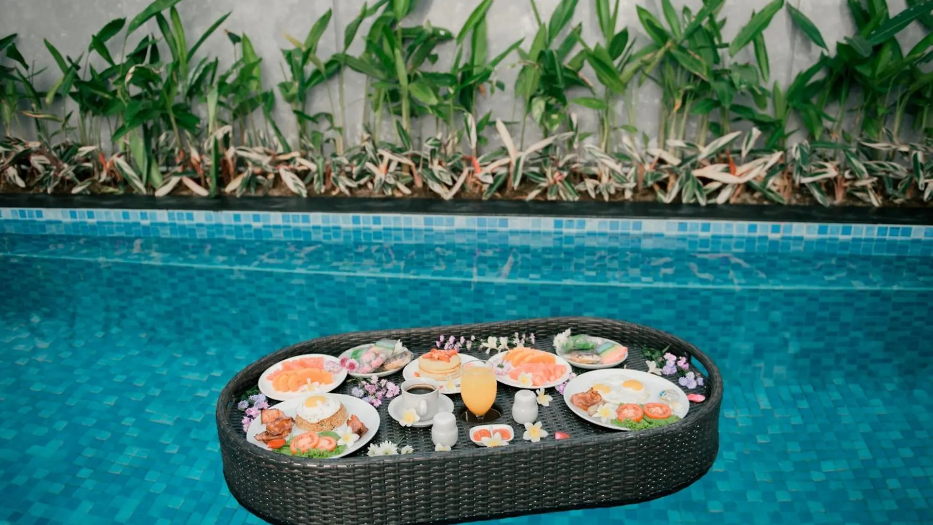 Villa Seminyak Vila 4Bedroom Near Beach Lafavela