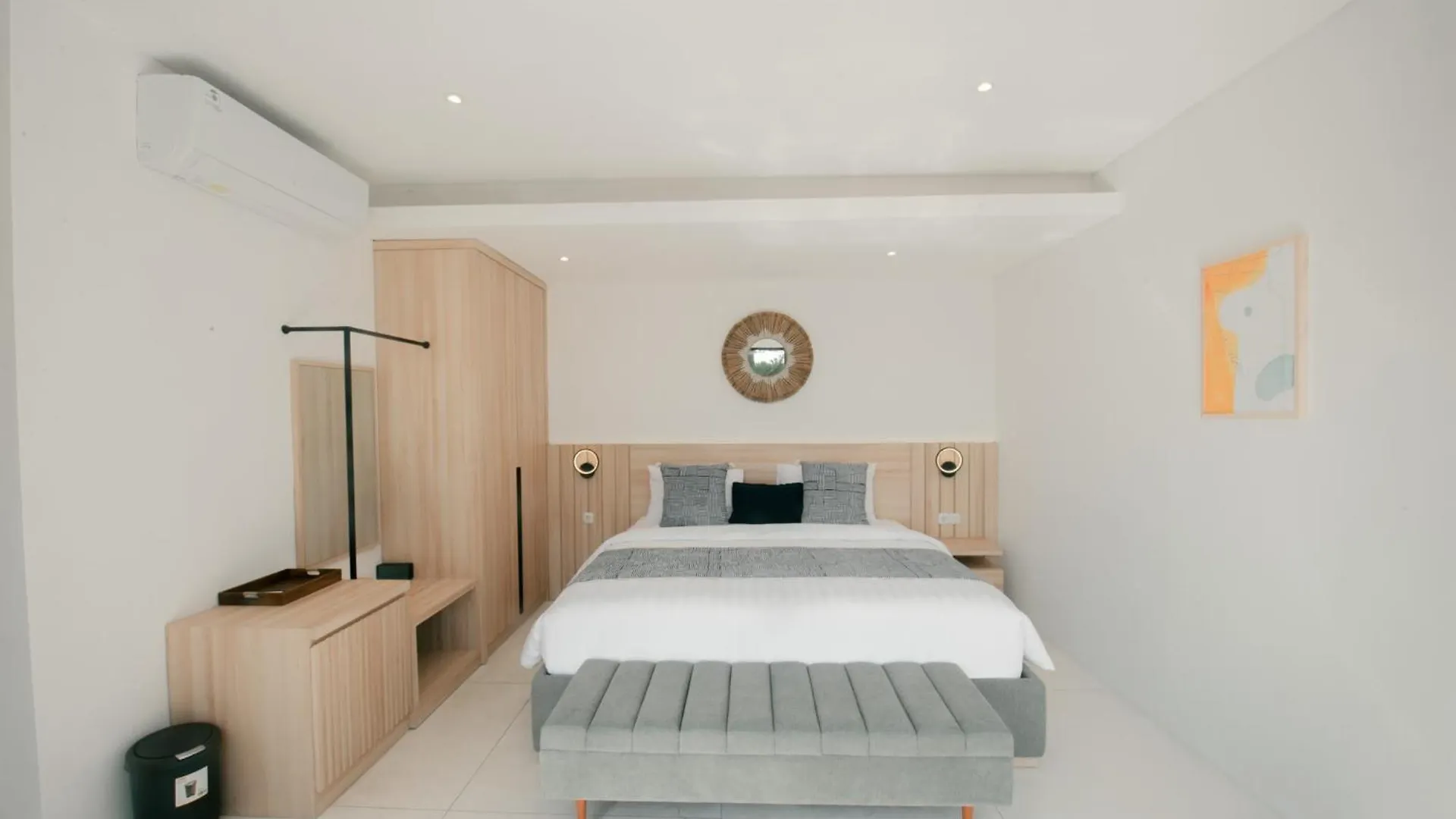 Seminyak Vila 4Bedroom Near Beach Lafavela 0*,  Indonesien