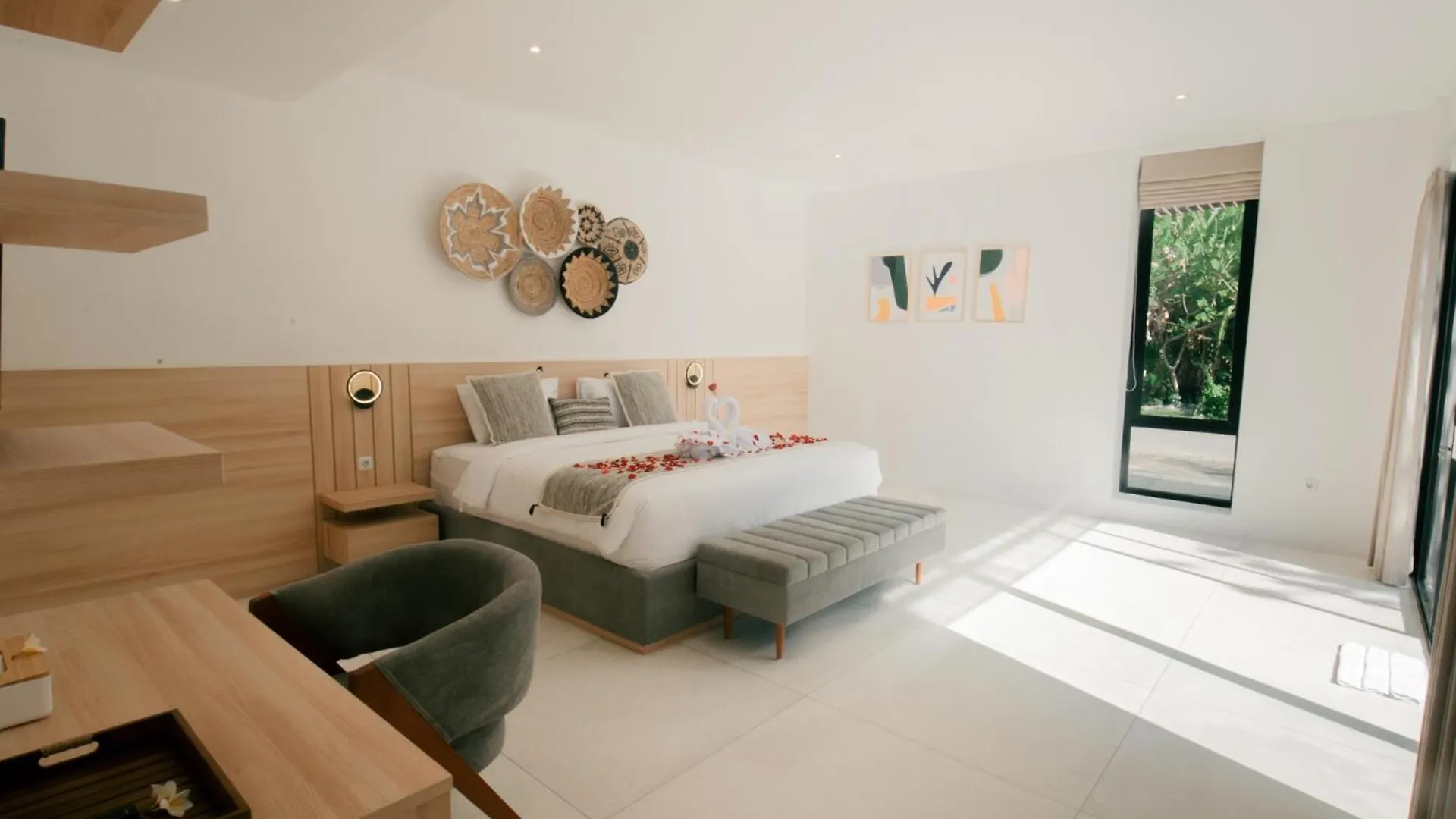 Seminyak Vila 4Bedroom Near Beach Lafavela インドネシア