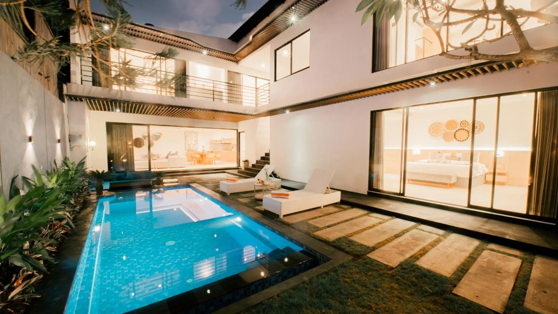 Seminyak Vila 4Bedroom Near Beach Lafavela 0*, スミニャック インドネシア