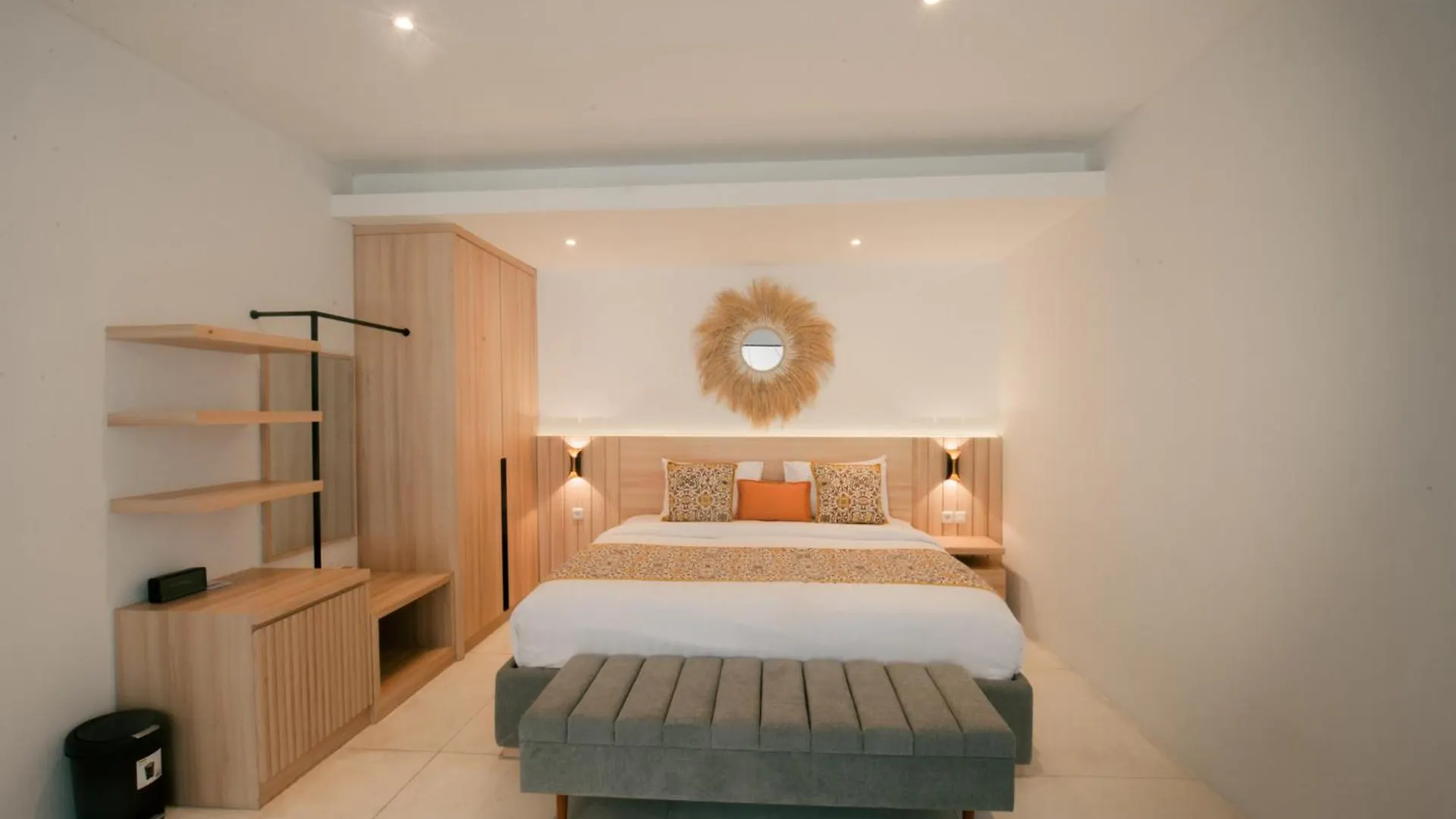 Seminyak Vila 4Bedroom Near Beach Lafavela