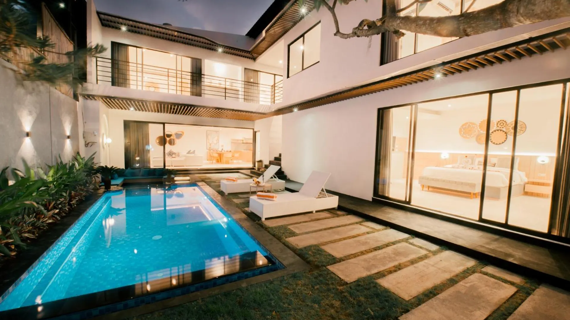 ヴィラ Seminyak Vila 4Bedroom Near Beach Lafavela インドネシア